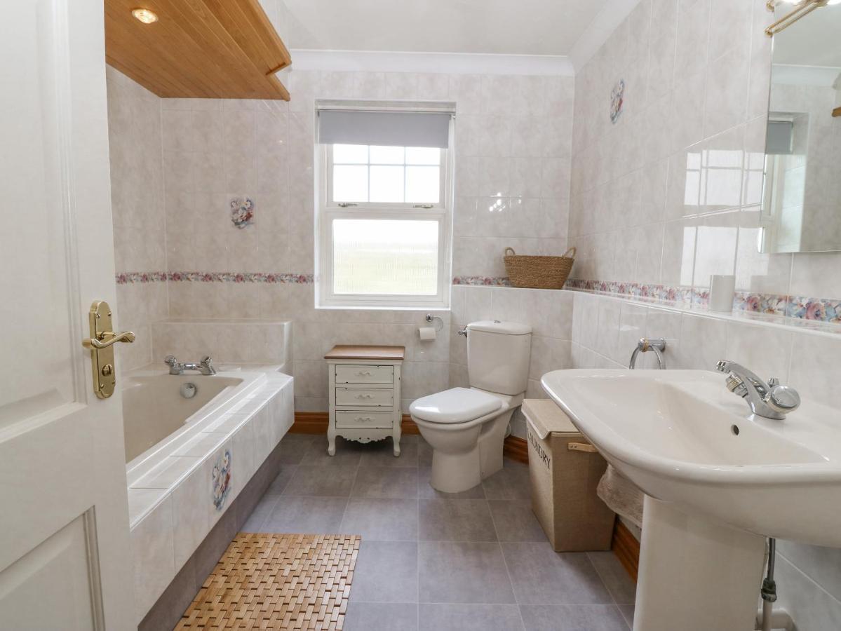 Bwthyn Clai Villa Клангефни Екстериор снимка