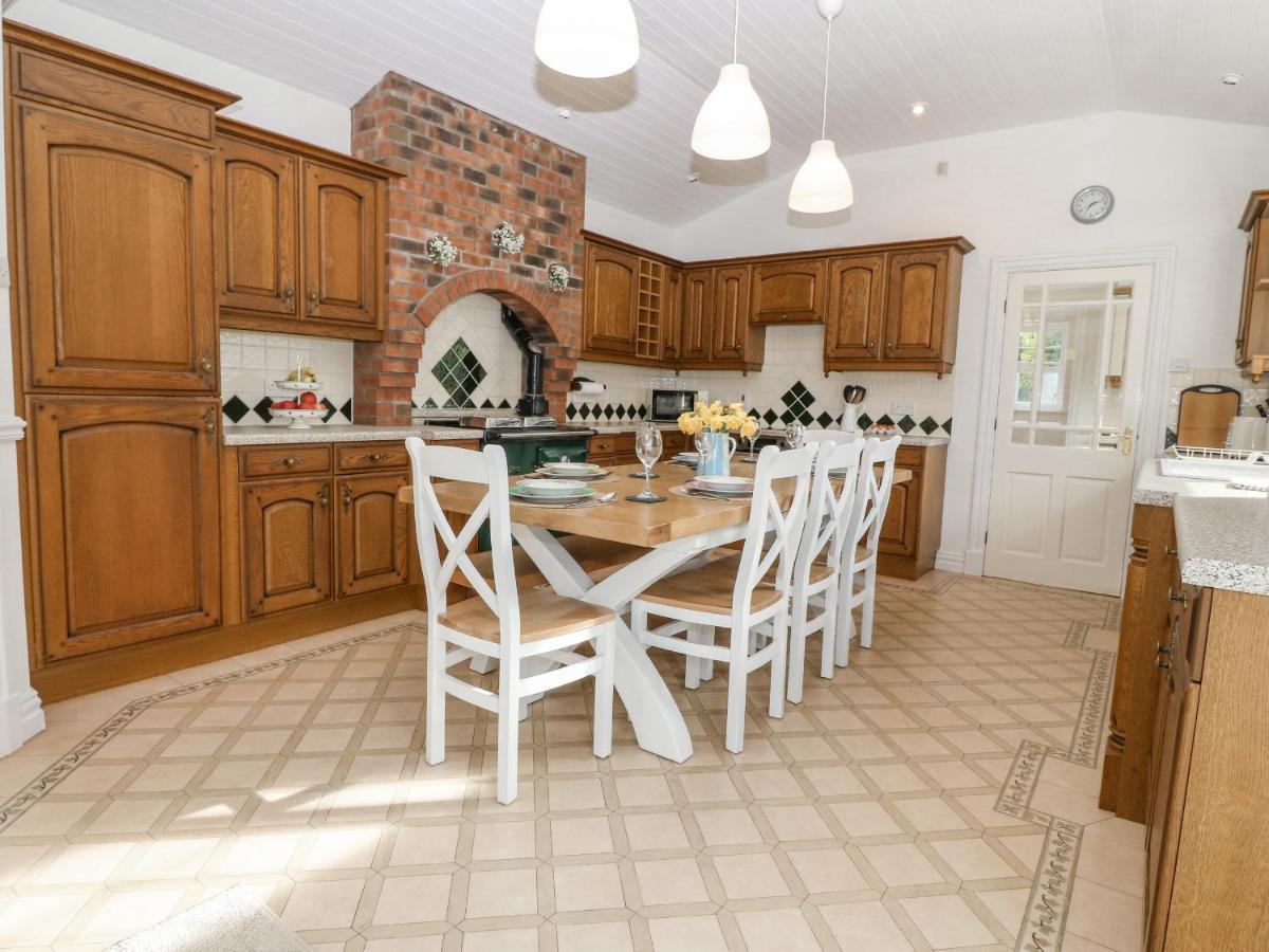 Bwthyn Clai Villa Клангефни Екстериор снимка
